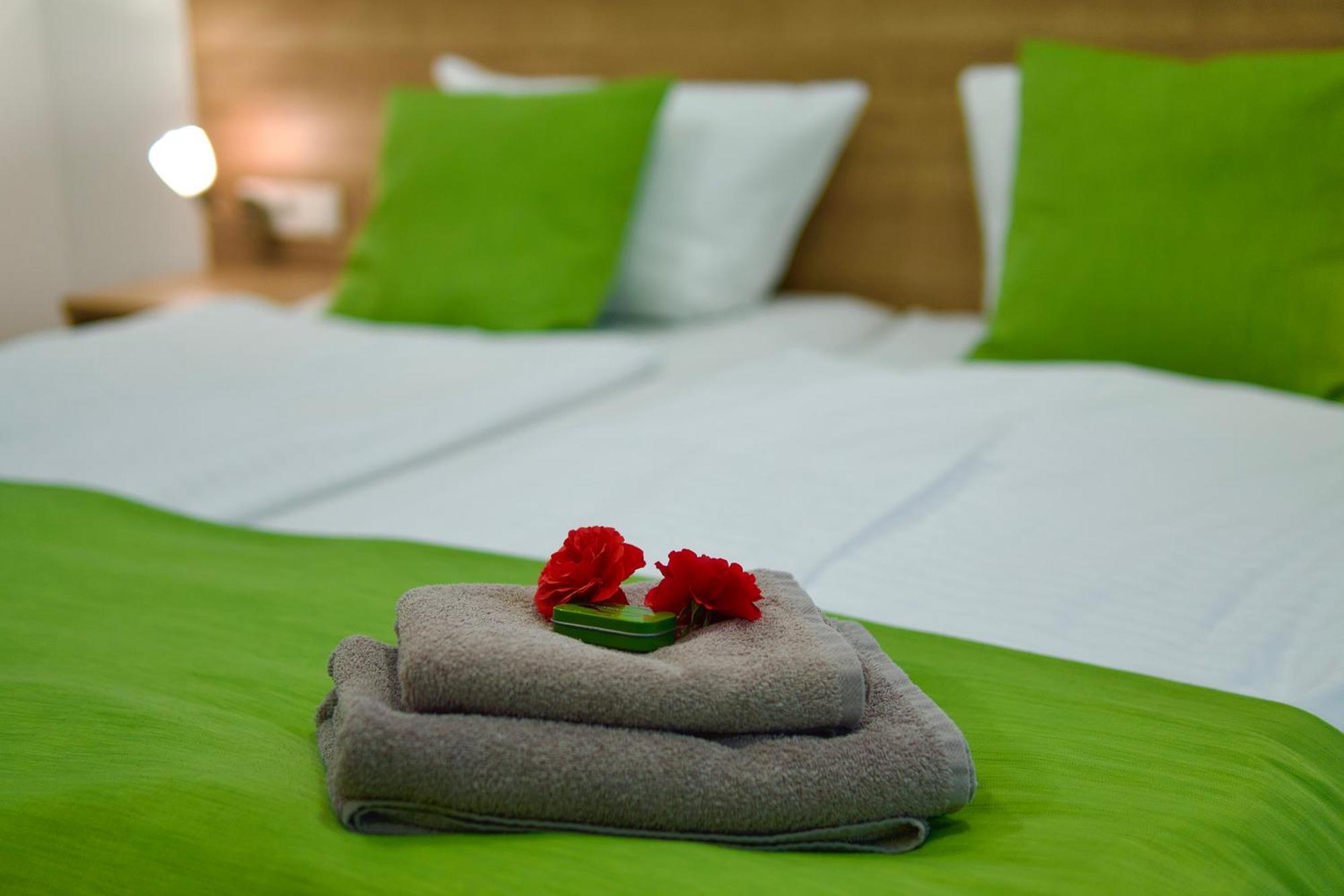 B&B Kukione Dettingen an der Erms Bagian luar foto
