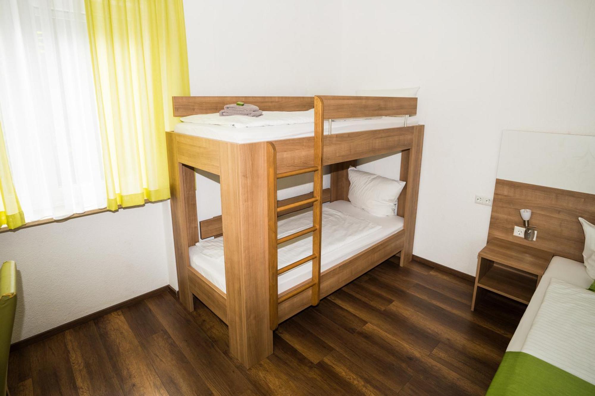 B&B Kukione Dettingen an der Erms Bagian luar foto